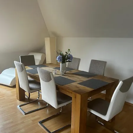 Soe Apartment *